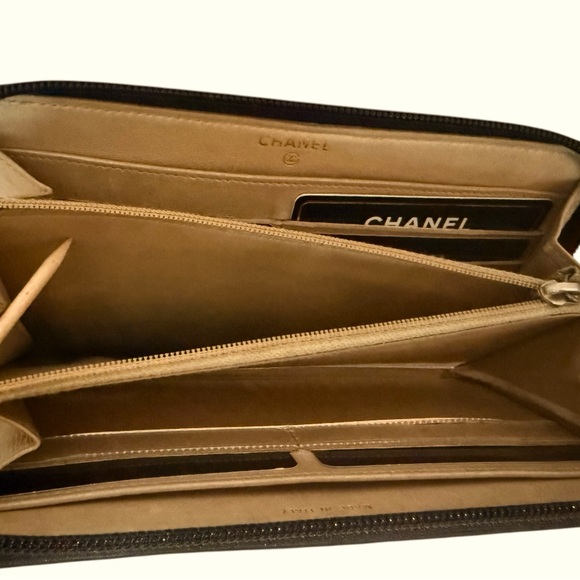 Chanel Logo CC Classic Long Leather Zip Wallet Authentication card, Box & chain. - Picture 14 of 17